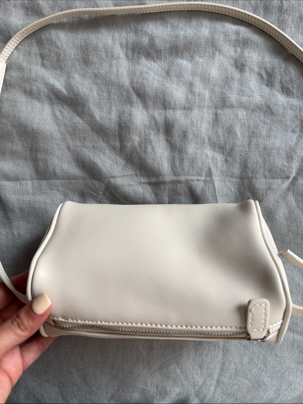 Minimal Leather Crossbody Bag in Cream - Picture 7 of 8